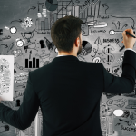 Hebron Costa Cruz de Oliveira reflete sobre como conciliar carreira e família sem abrir mão do essencial.